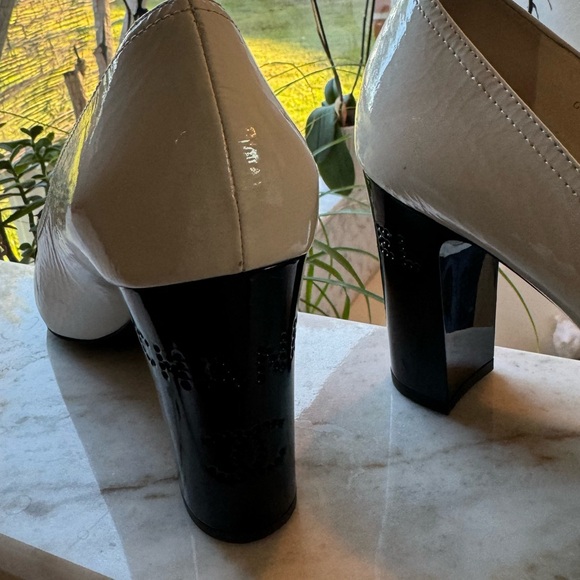 Chanel Pumps white and black block heels - Picture 4 of 4